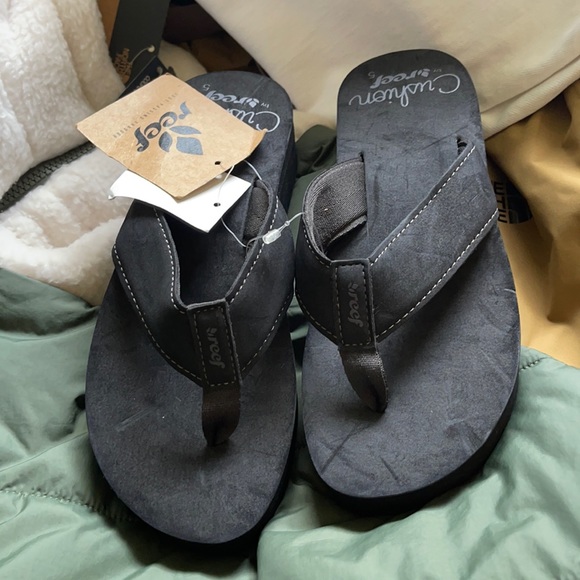 reef cushion butter flip flops